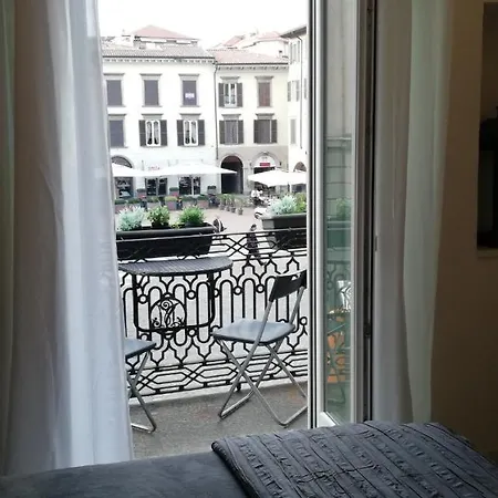 Fashion House Elvira 1