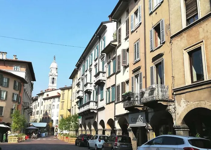 Fashion House Elvira 1 Bergamo